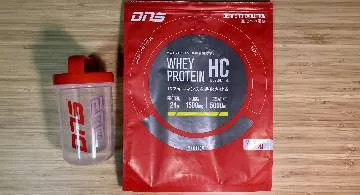 Blog post thumbnail for 1年かけて使い切った DNS ホエイプロテイン HC エナジードリンク風味のレビューを書く