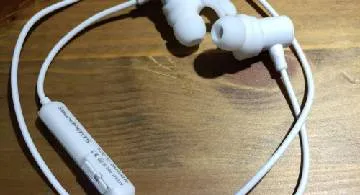 Blog post thumbnail for Bluetoothイヤホン買った