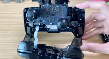 Blog post thumbnail for Switch プロコンを分解して掃除する